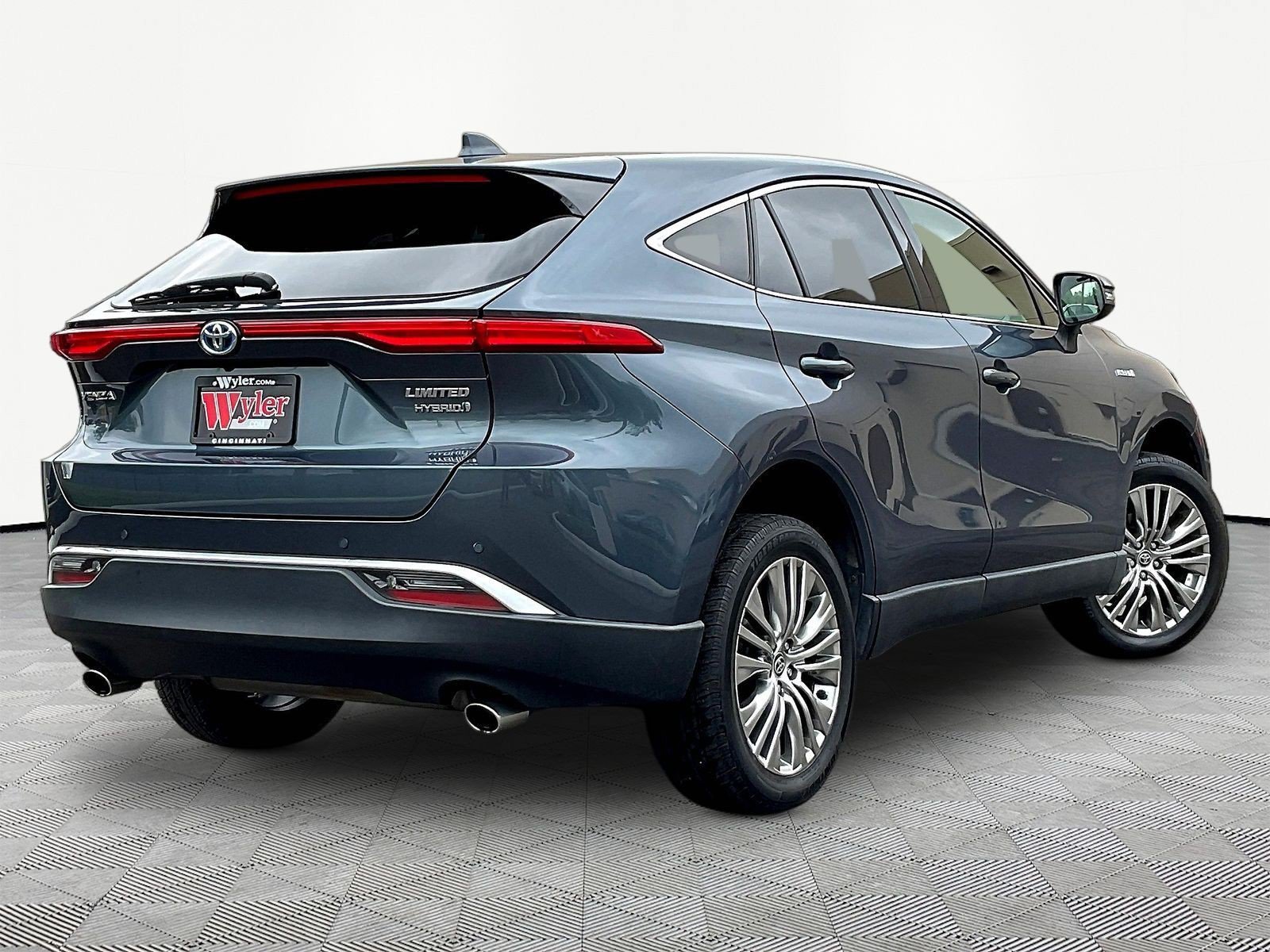 Used 2021 Toyota Venza Limited w/ Advanced Technology Package AWD/4WD image 6