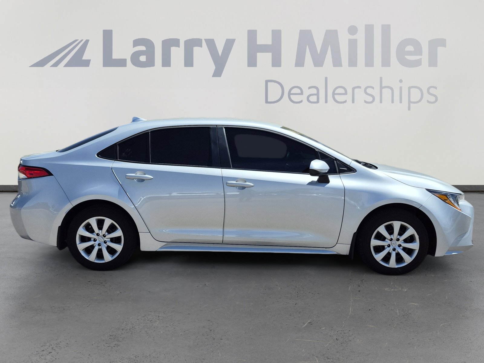 Used 2026 Toyota Corolla LE FWD image 6