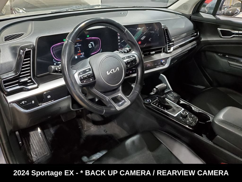 Used 2024 Kia Sportage EX FWD image 7