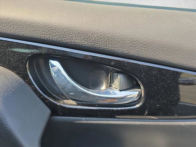 Used 2019 Nissan Rogue Sport SV w/ Technology Package FWD image 23
