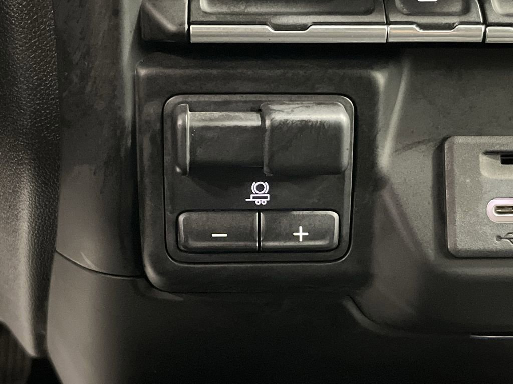 Used 2022 Chevrolet Silverado 3500 LT image 25