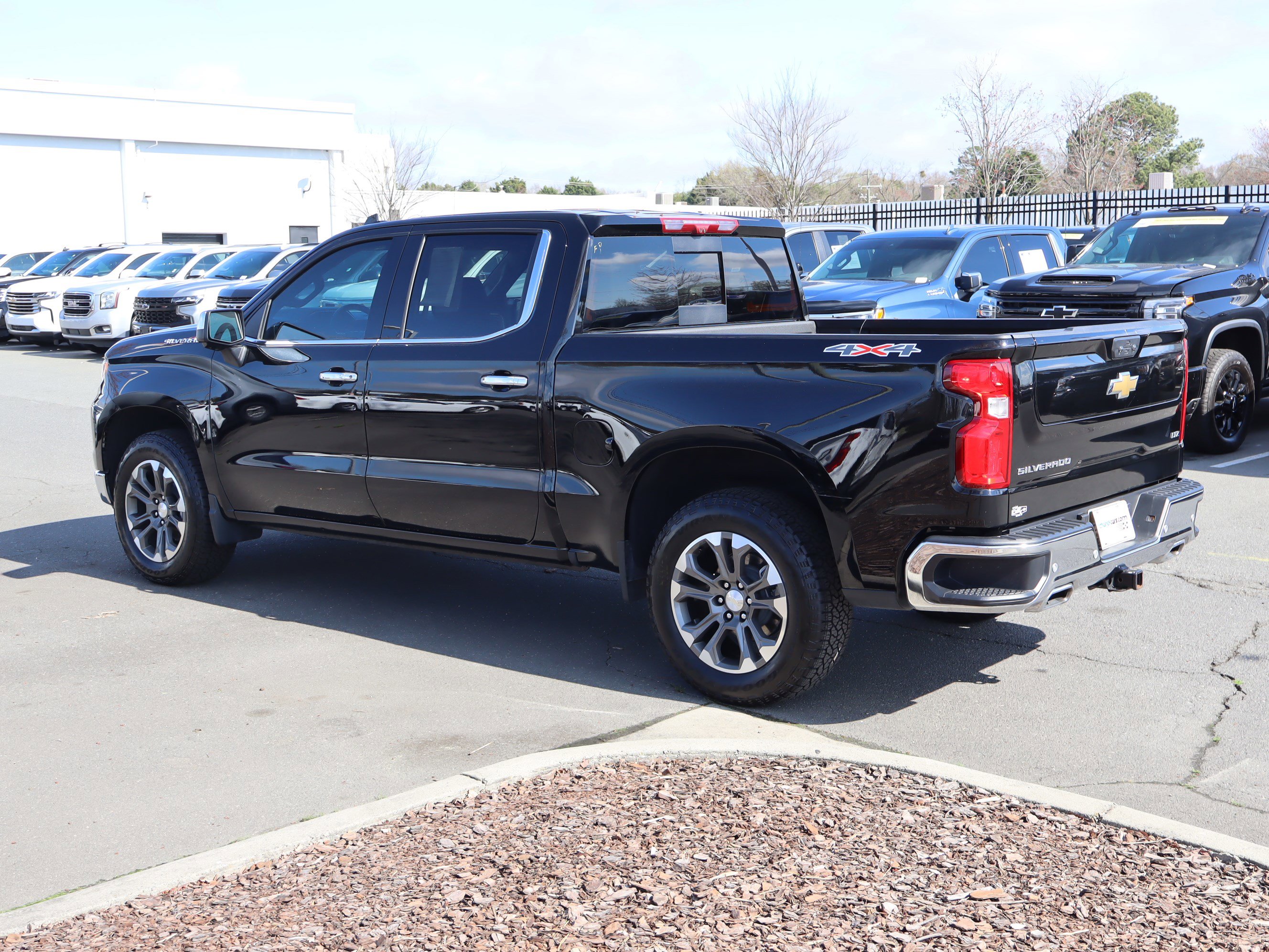 Certified 2025 Chevrolet Silverado 1500 LTZ w/ LTZ Premium Package image 8