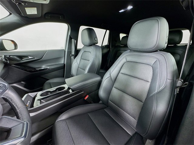 Used 2025 Chevrolet Equinox LT w/ Convenience Package II image 11