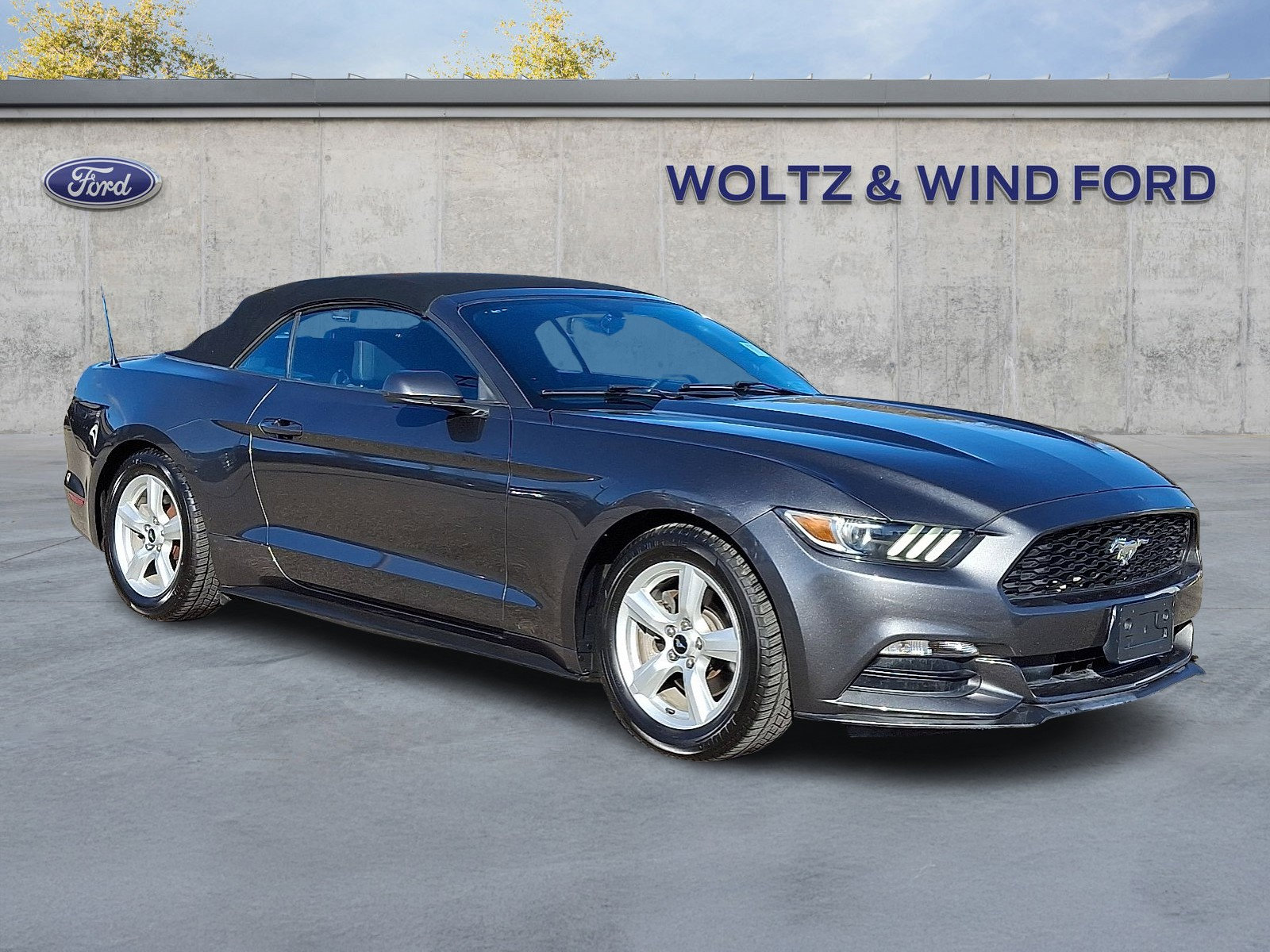 Used 2017 Ford Mustang Convertible video 2