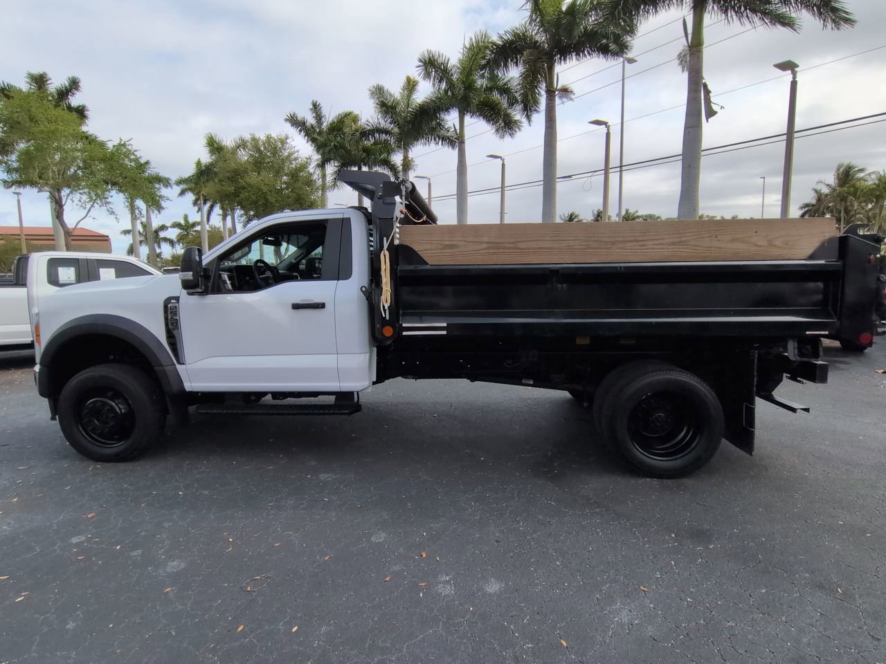 Used 2023 Ford F550 4x4 Regular Cab Super Duty image 7