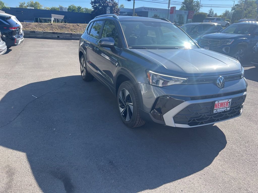 New 2025 Volkswagen Taos SE image 3