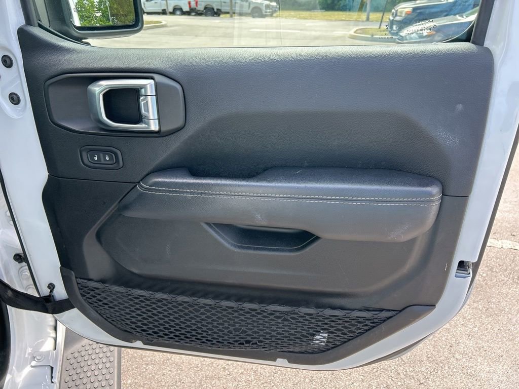 Used 2022 Jeep Wrangler Unlimited Sahara image 34