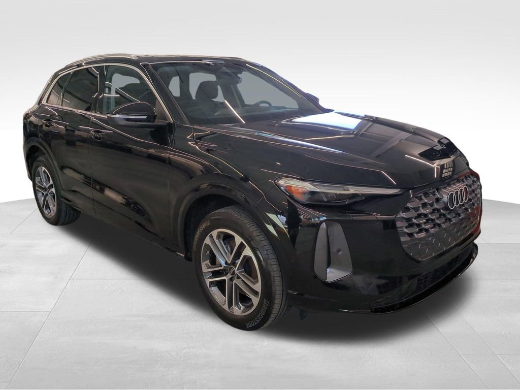Used 2025 Audi Q5 Premium Plus w/ Premium Plus image 1
