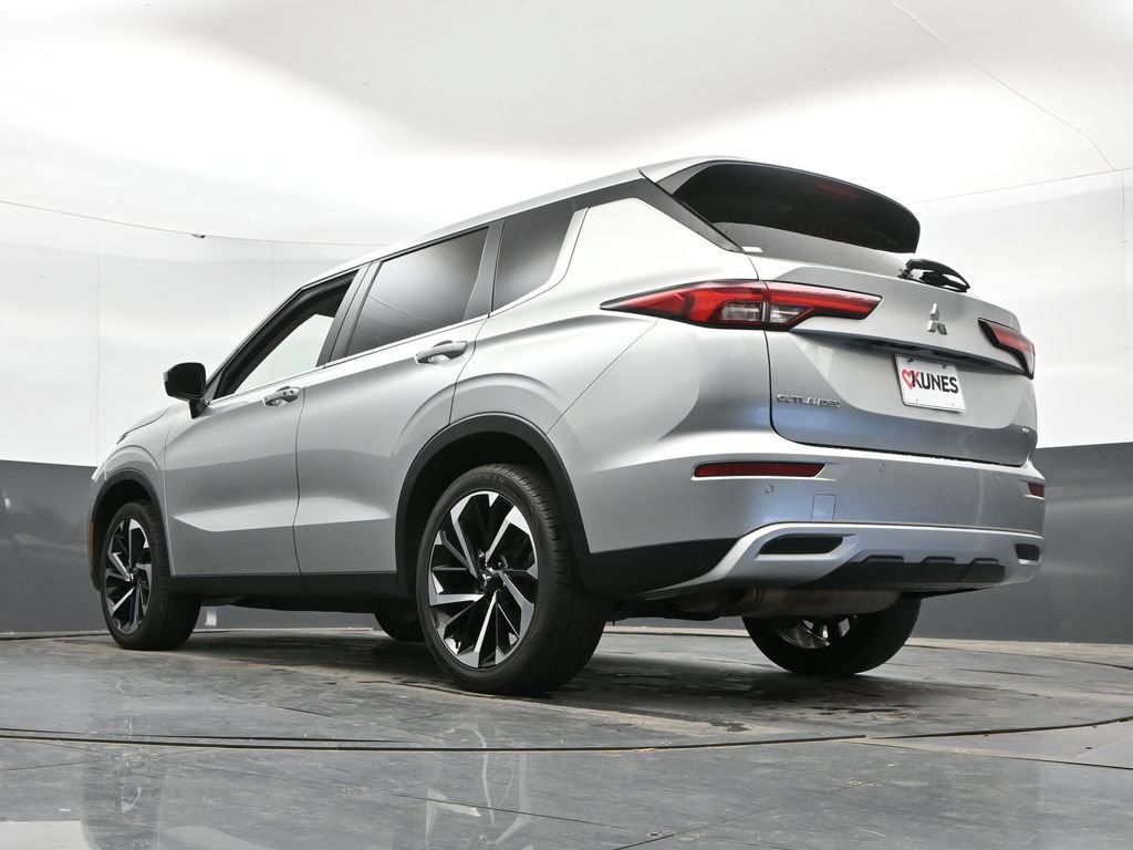 Used 2024 Mitsubishi Outlander SE AWD/4WD image 47