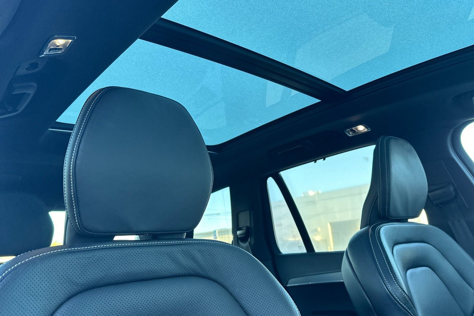 Used 2022 Volvo XC90 T8 R-Design image 20