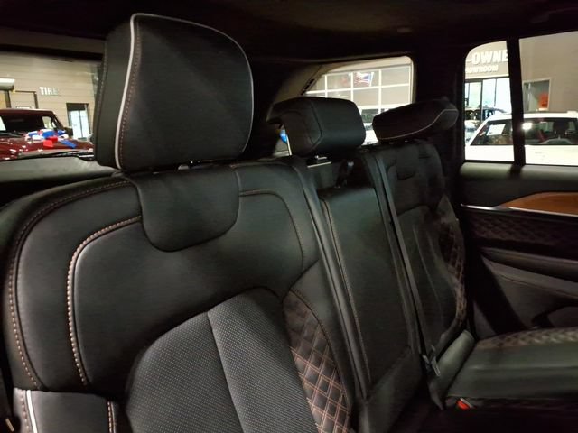 Used 2024 Jeep Grand Cherokee Summit AWD/4WD image 25