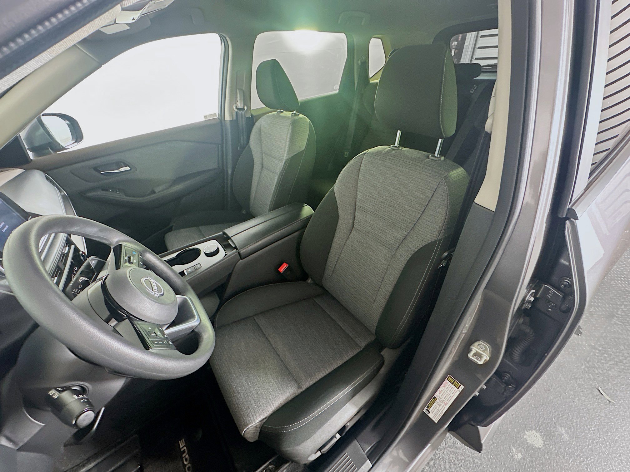 Used 2023 Nissan Rogue SV AWD/4WD image 13