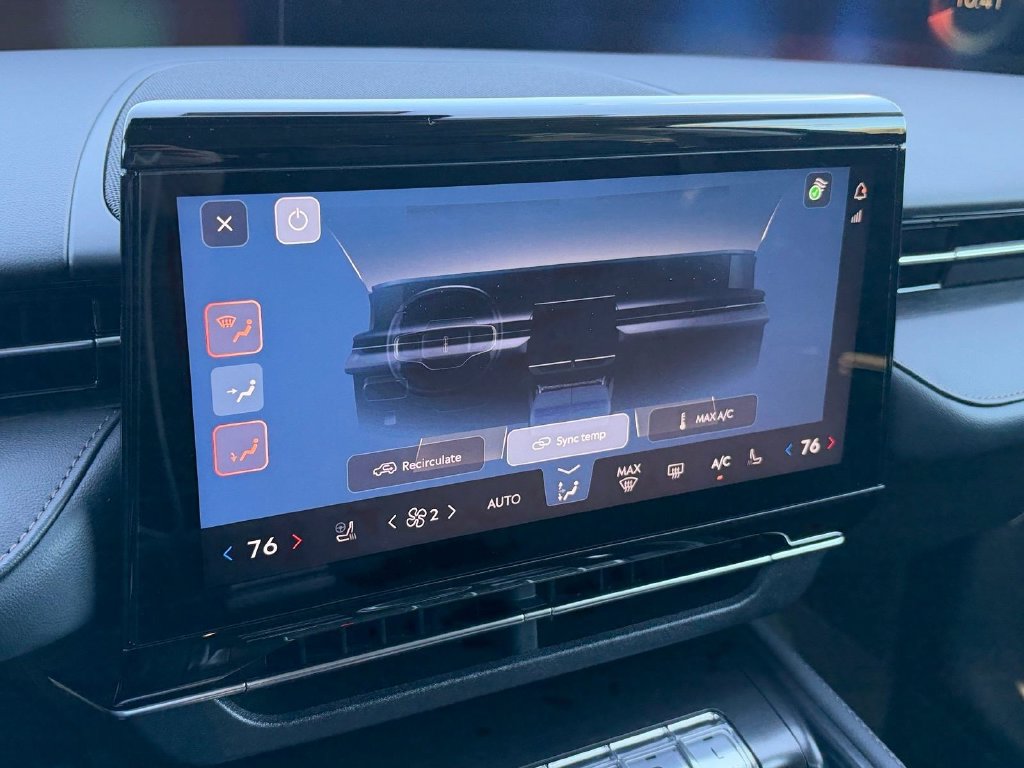 New 2026 Lincoln Nautilus Reserve AWD/4WD image 19
