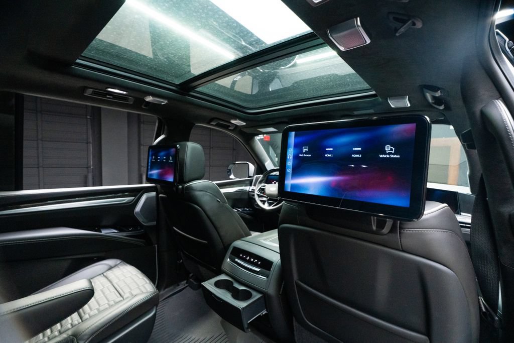 Used 2025 Cadillac Escalade V w/ LPO, ONYX Package AWD/4WD image 47