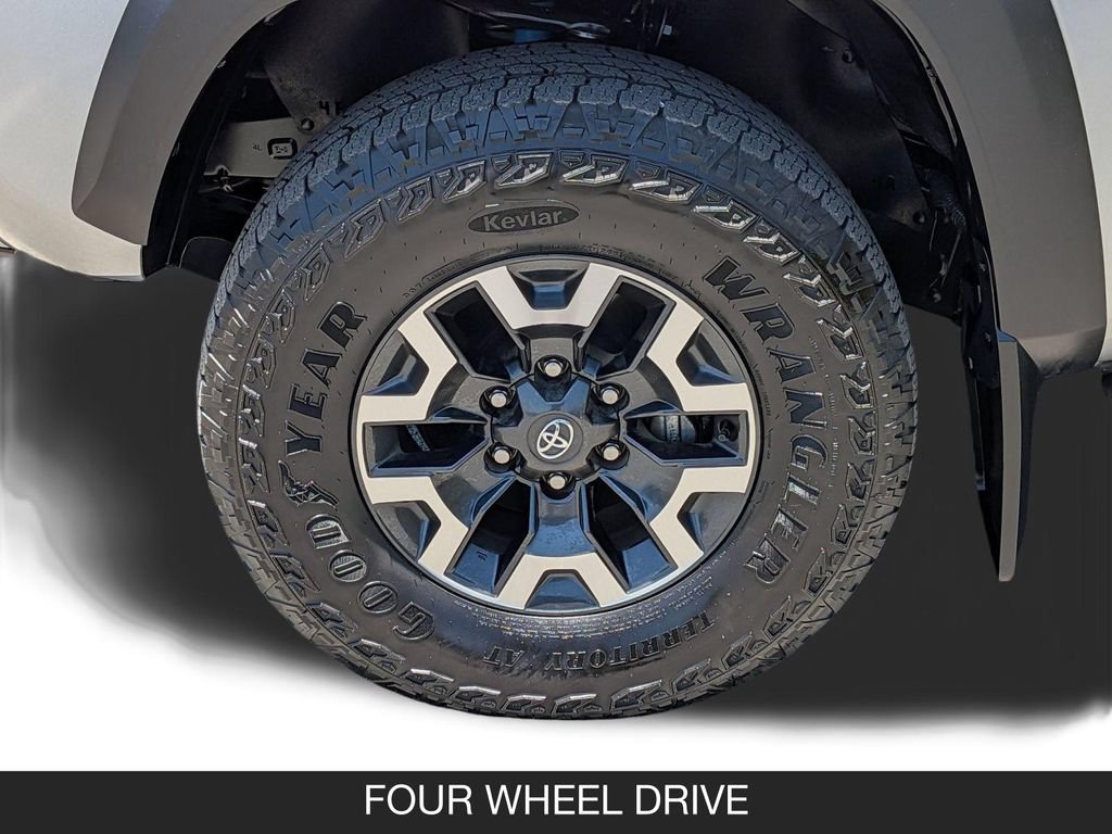 Used 2023 Toyota Tacoma TRD Off-Road w/ Black Out Package (TMS) AWD/4WD image 11