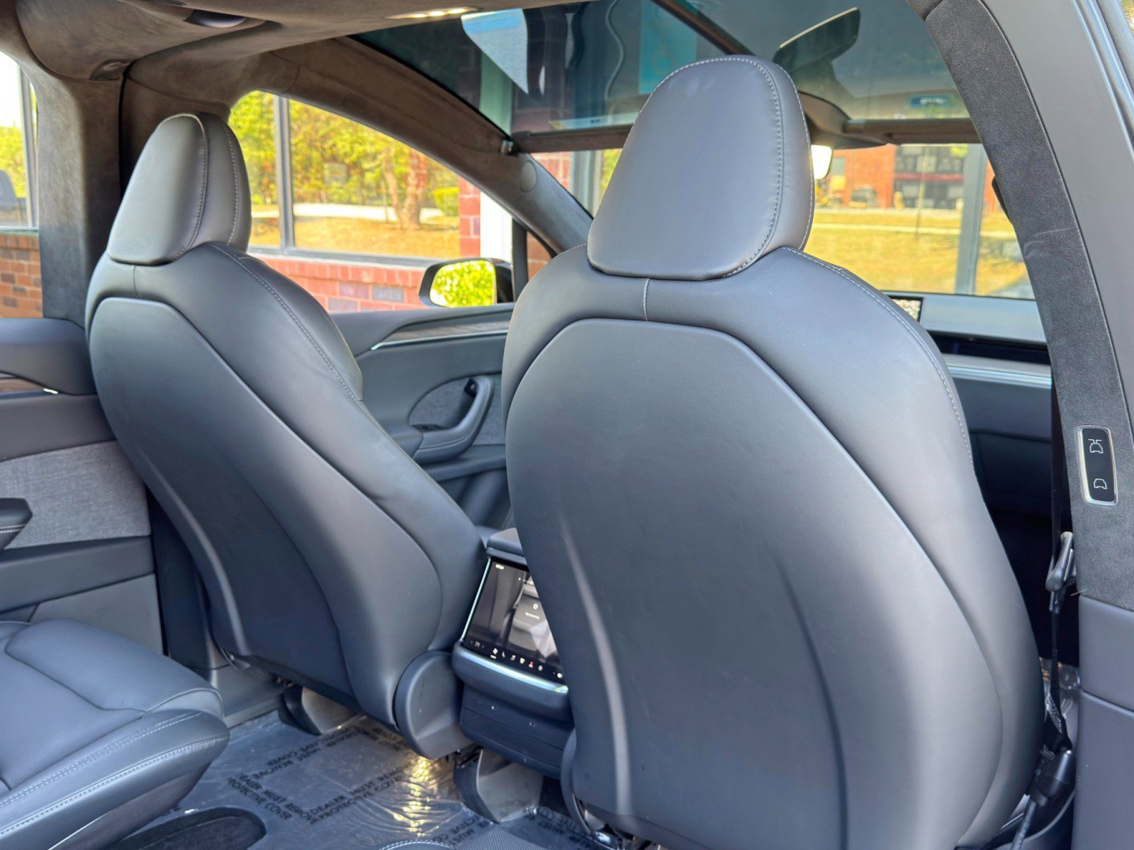 Used 2023 Tesla Model X image 44