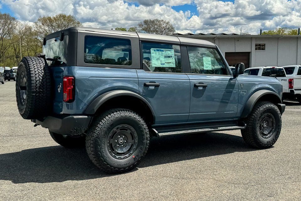 New 2025 Ford Bronco 4-Door w/ Sasquatch Package AWD/4WD image 3