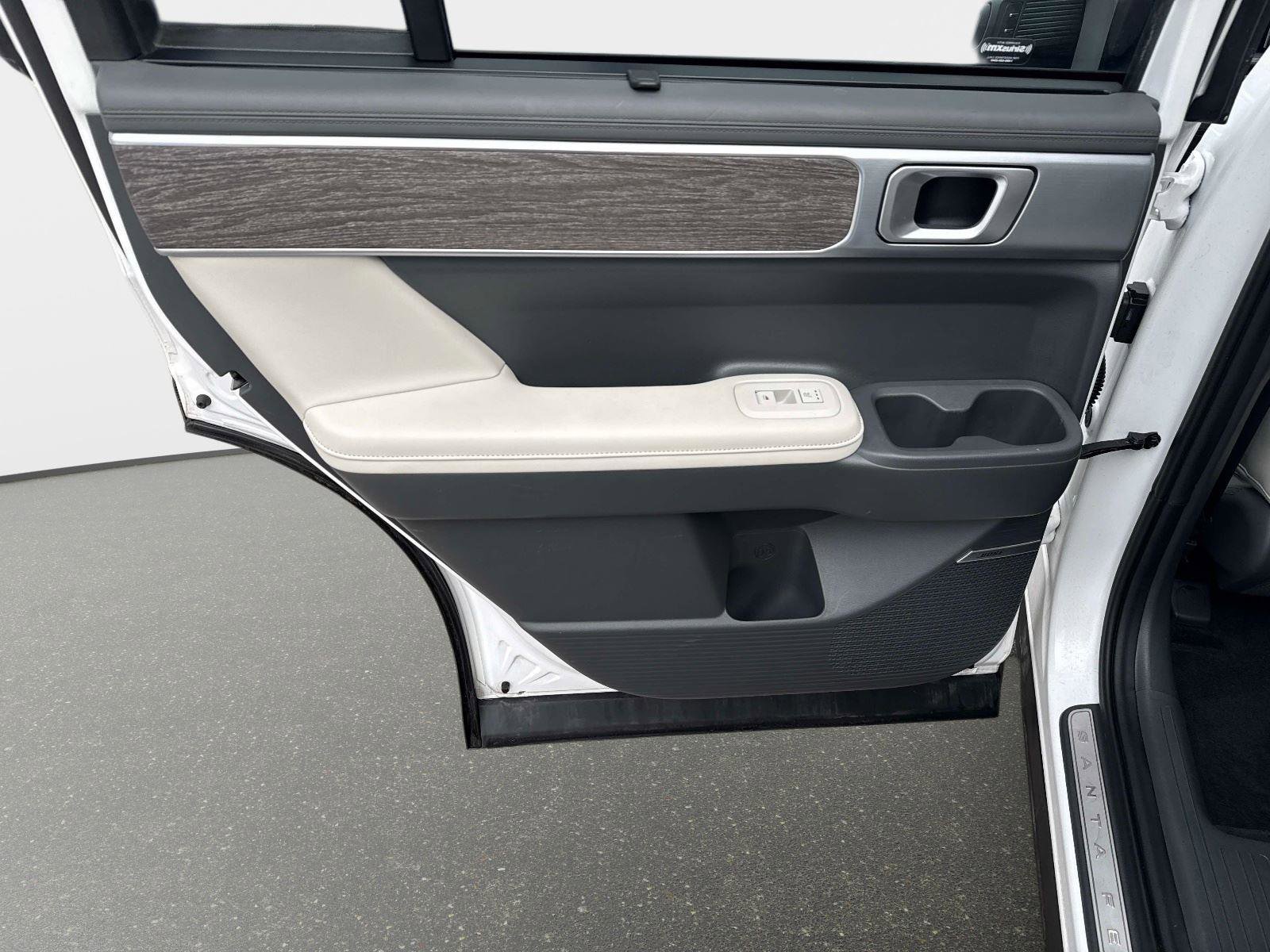 Used 2024 Hyundai Santa Fe Calligraphy image 11