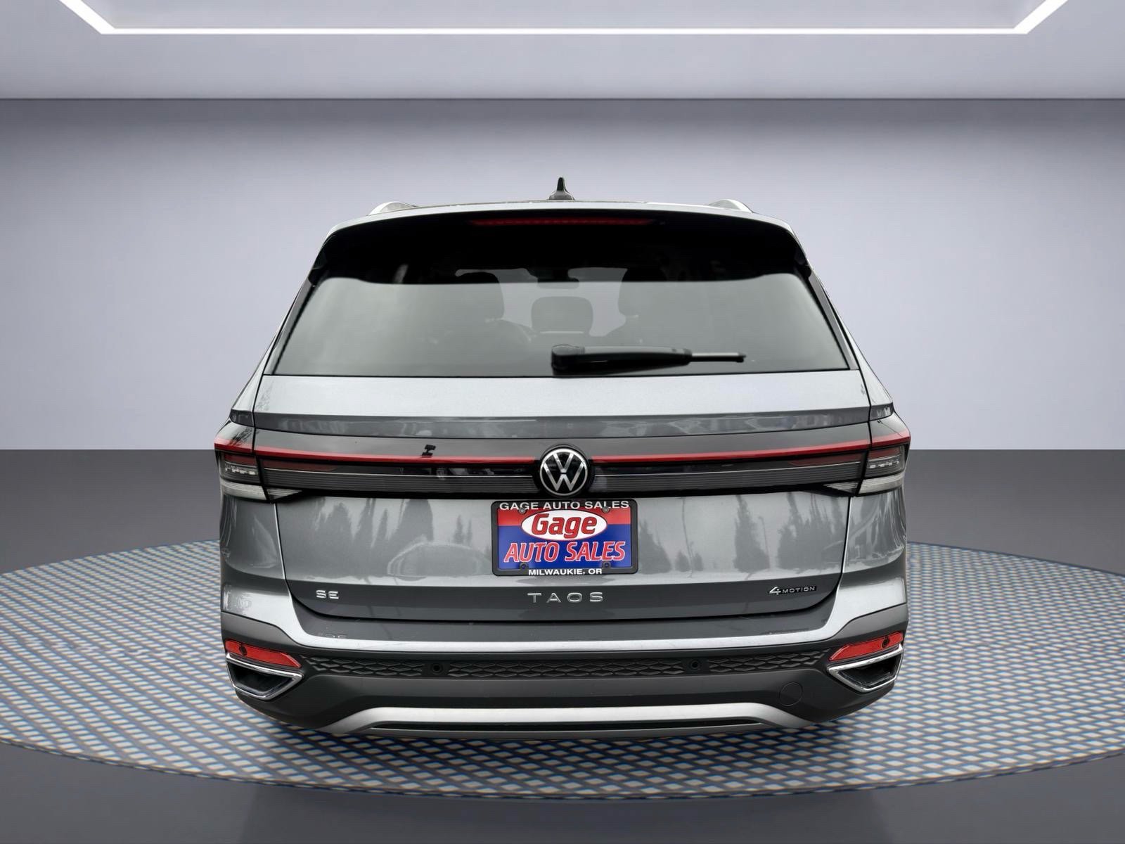 Used 2025 Volkswagen Taos SE AWD/4WD image 5