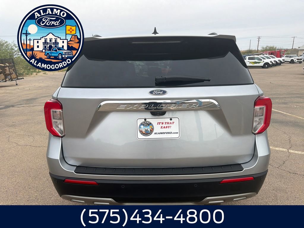 Used 2023 Ford Explorer XLT w/ Equipment Group 202A RWD image 4