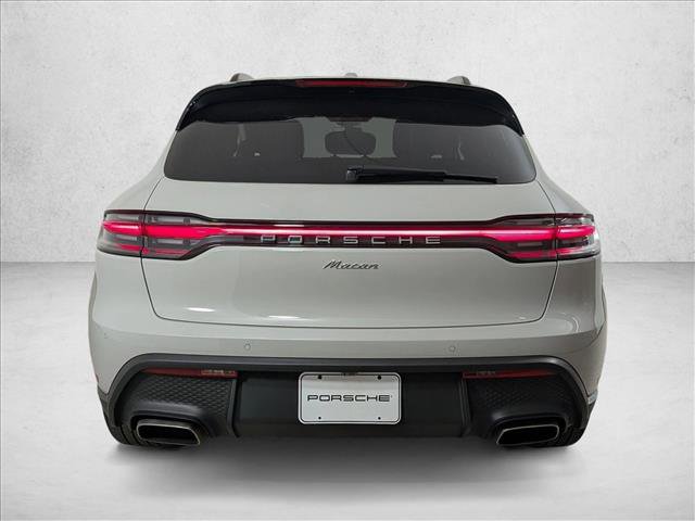 Certified 2022 Porsche Macan image 10