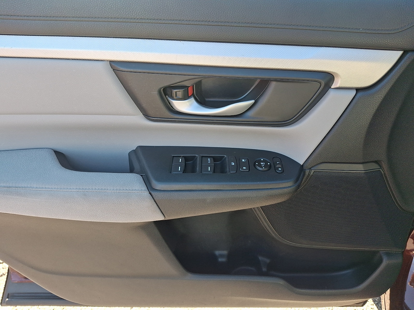 Used 2019 Honda CR-V LX image 12