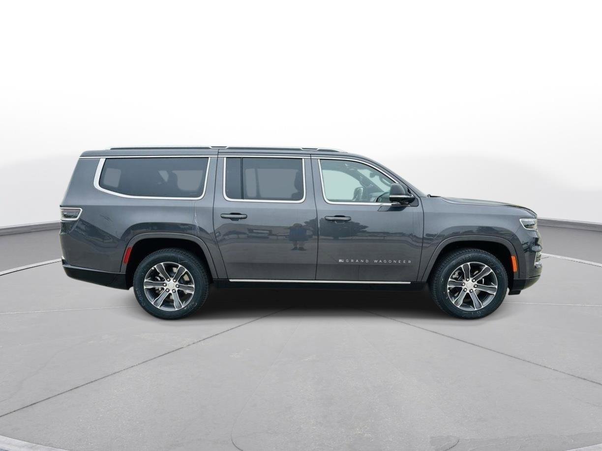 New 2024 Jeep Grand Wagoneer L 4WD w/ Convenience Group III image 45