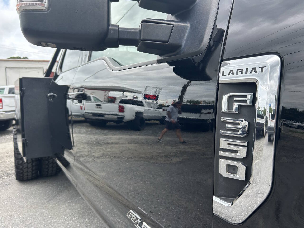 Used 2018 Ford F350 Lariat w/ FX4 Off-Road Package AWD/4WD image 13