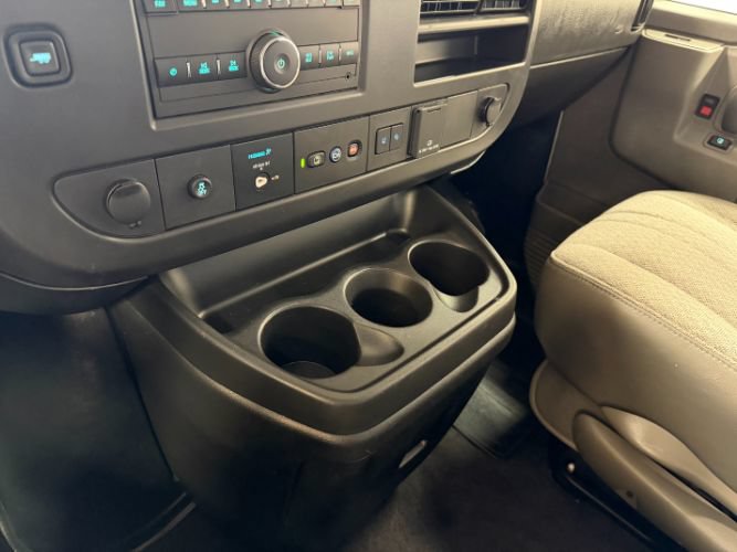 Used 2025 GMC Savana 3500 LT w/ LT Preferred Equipment Group RWD image 19