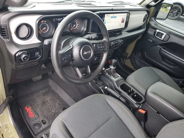 Used 2025 Jeep Wrangler Sport AWD/4WD image 18