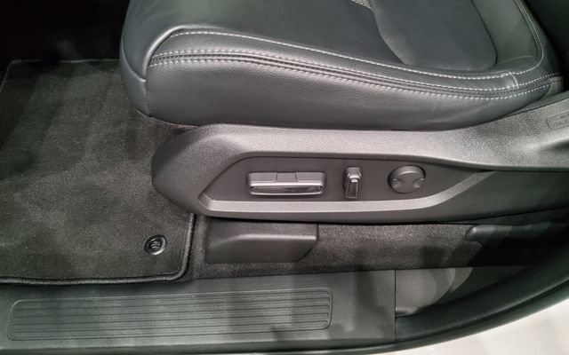 Certified 2025 Honda Pilot Touring image 29