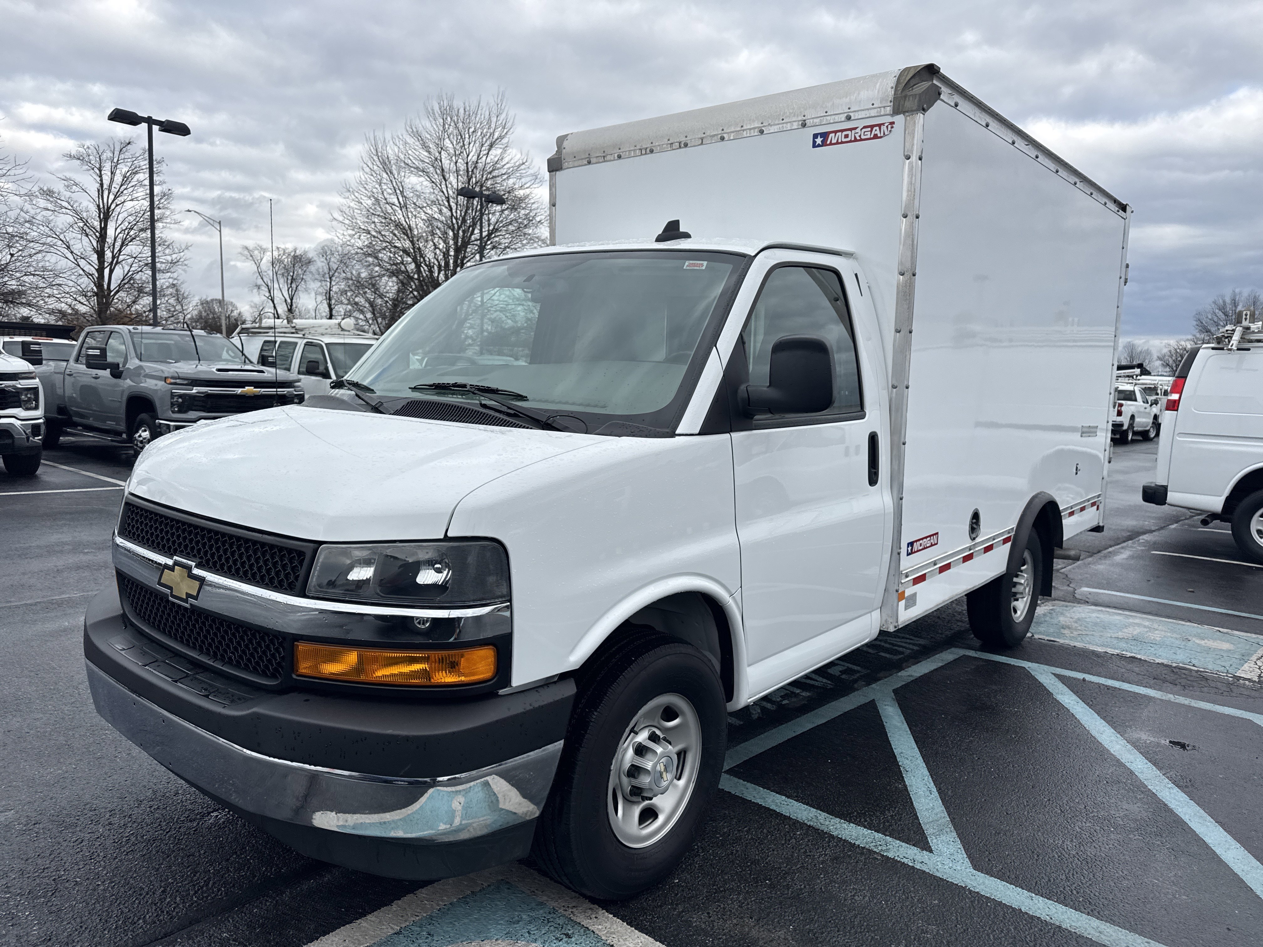 Used 2022 Chevrolet Express 3500 w/ Power Convenience Package image 10