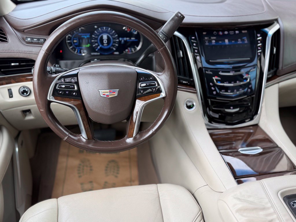 Used 2017 Cadillac Escalade Premium Luxury AWD/4WD image 17