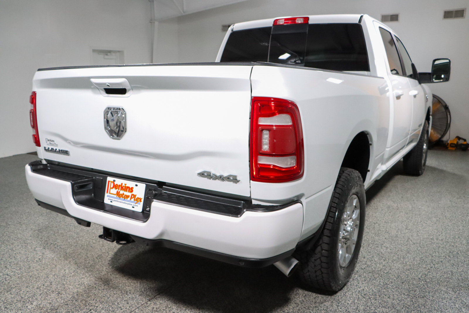 Used 2024 RAM 2500 Laramie AWD/4WD image 7