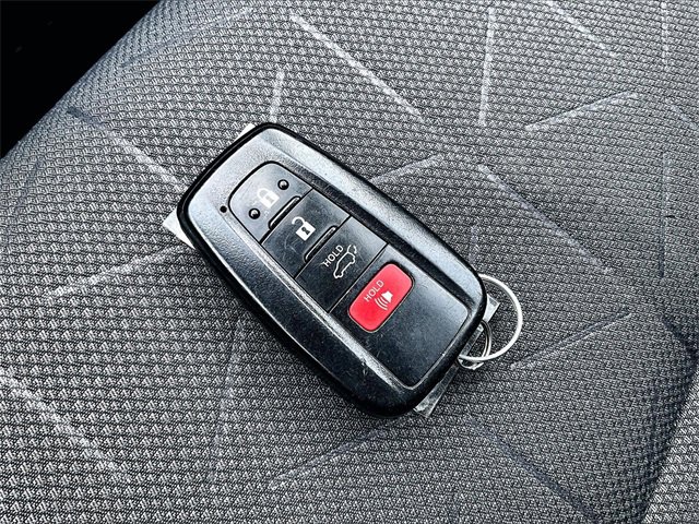 Used 2019 Toyota RAV4 XLE image 11