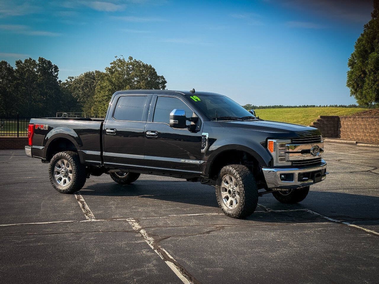 Used 2019 Ford F250 Lariat w/ Lariat Ultimate Package AWD/4WD image 1