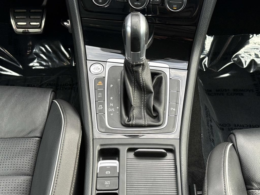 Used 2019 Volkswagen Golf R 4-Door AWD/4WD image 17