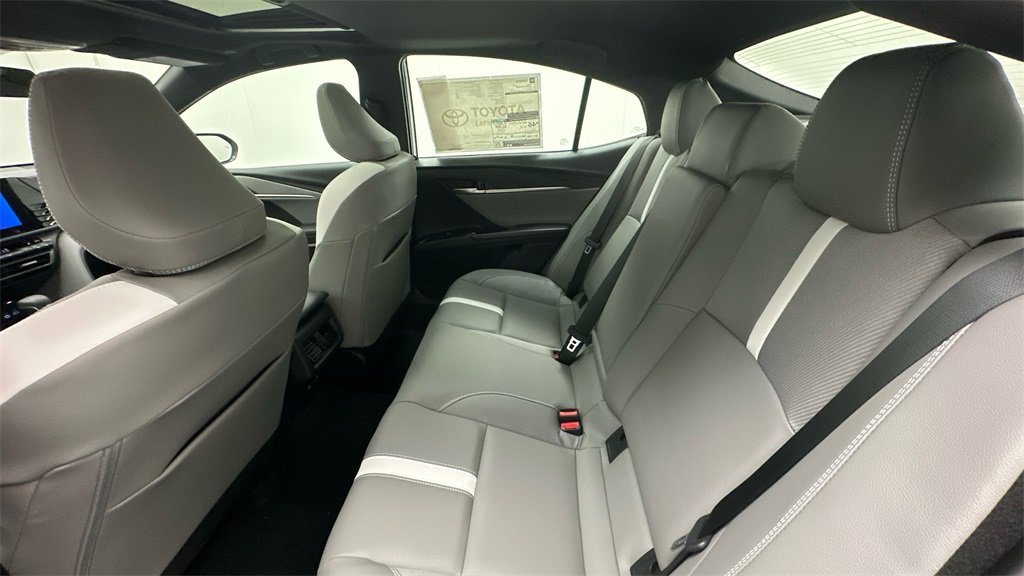 New 2026 Toyota Camry SE image 10