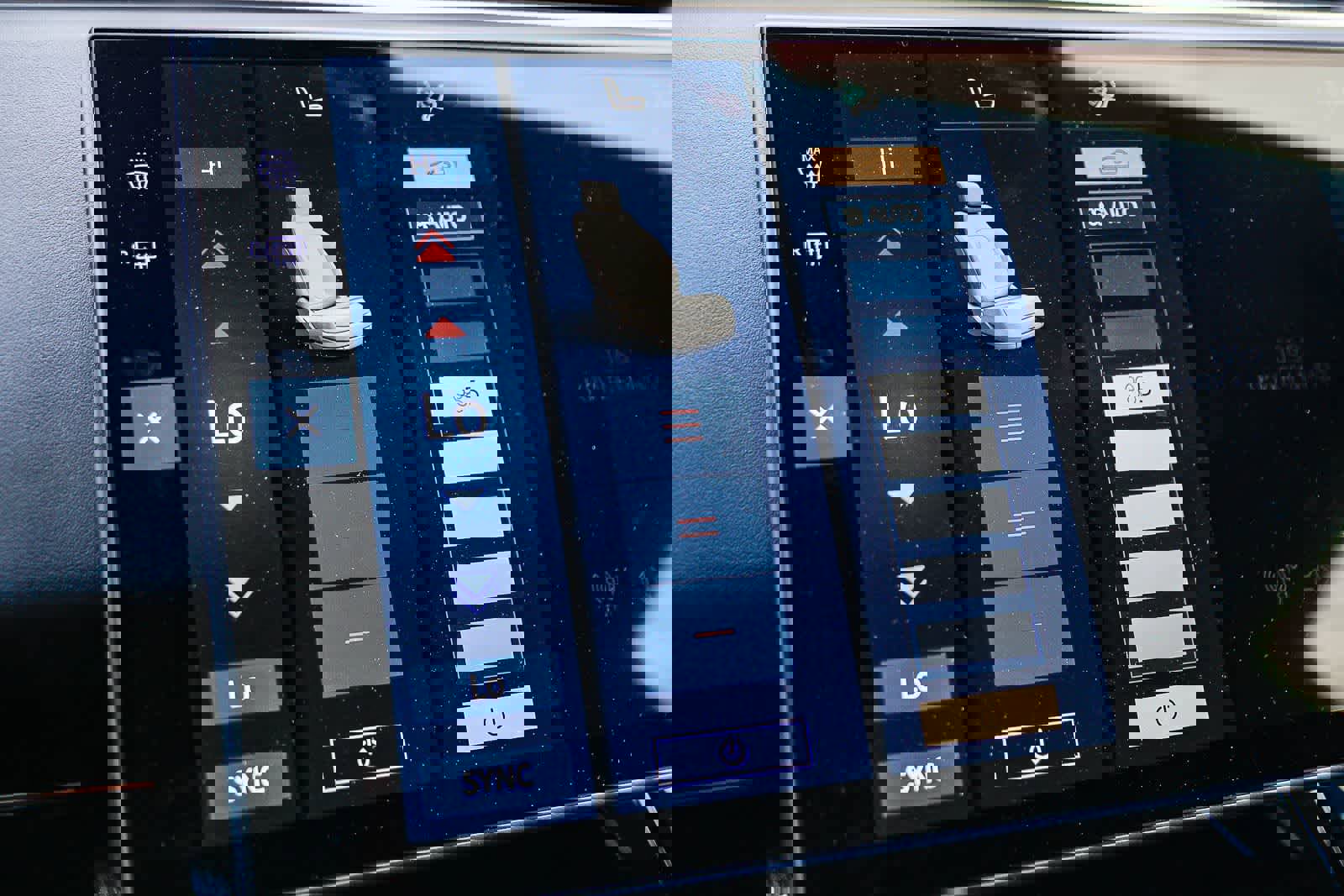 Used 2025 Land Rover Range Rover Sport image 25