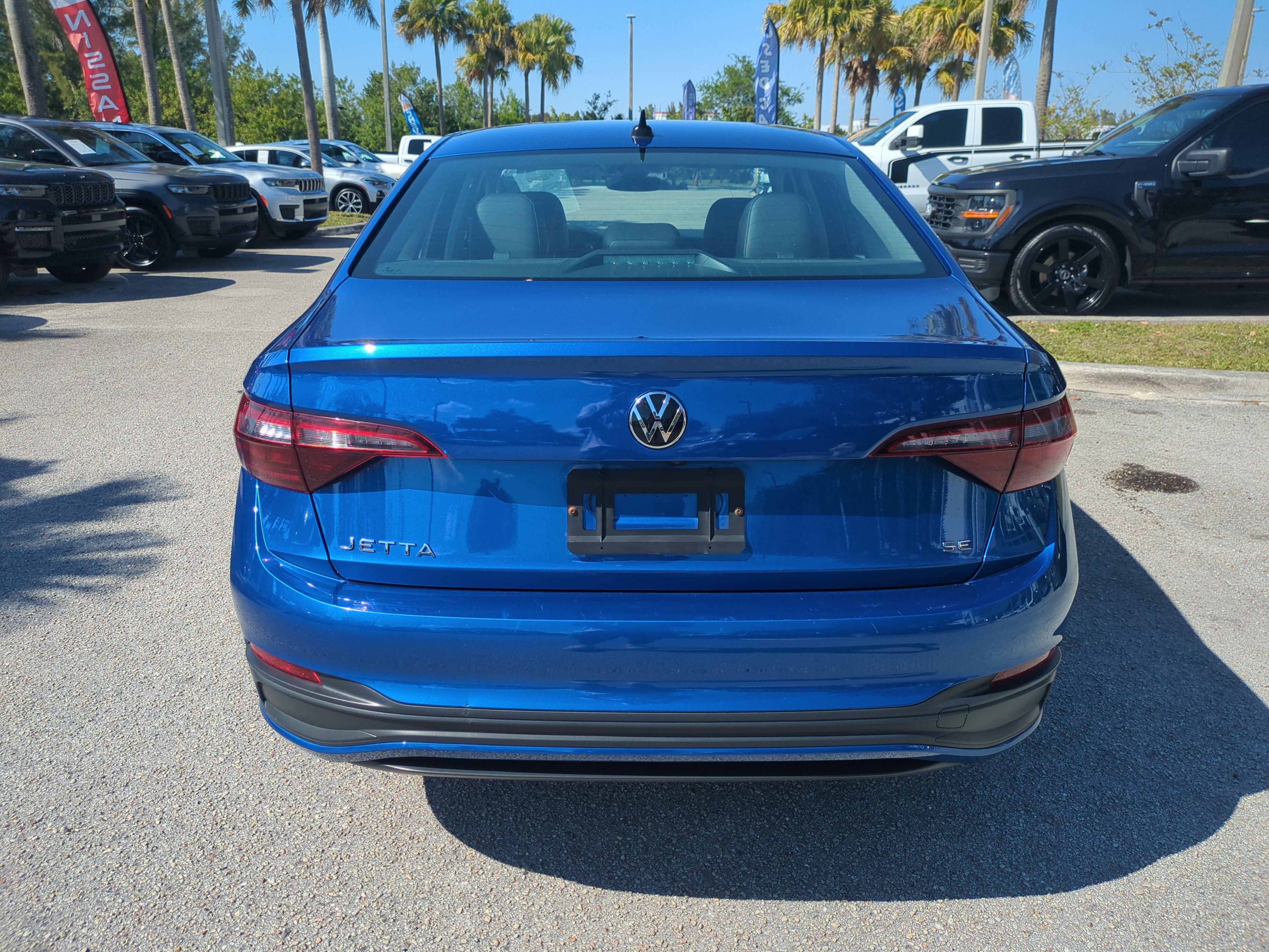 Used 2024 Volkswagen Jetta SE image 6