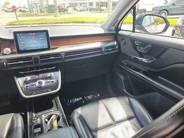 Certified 2022 Lincoln Corsair Reserve w/ Luxury Package image 21