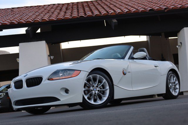 Used 2004 BMW Z4 2.5i RWD image 3