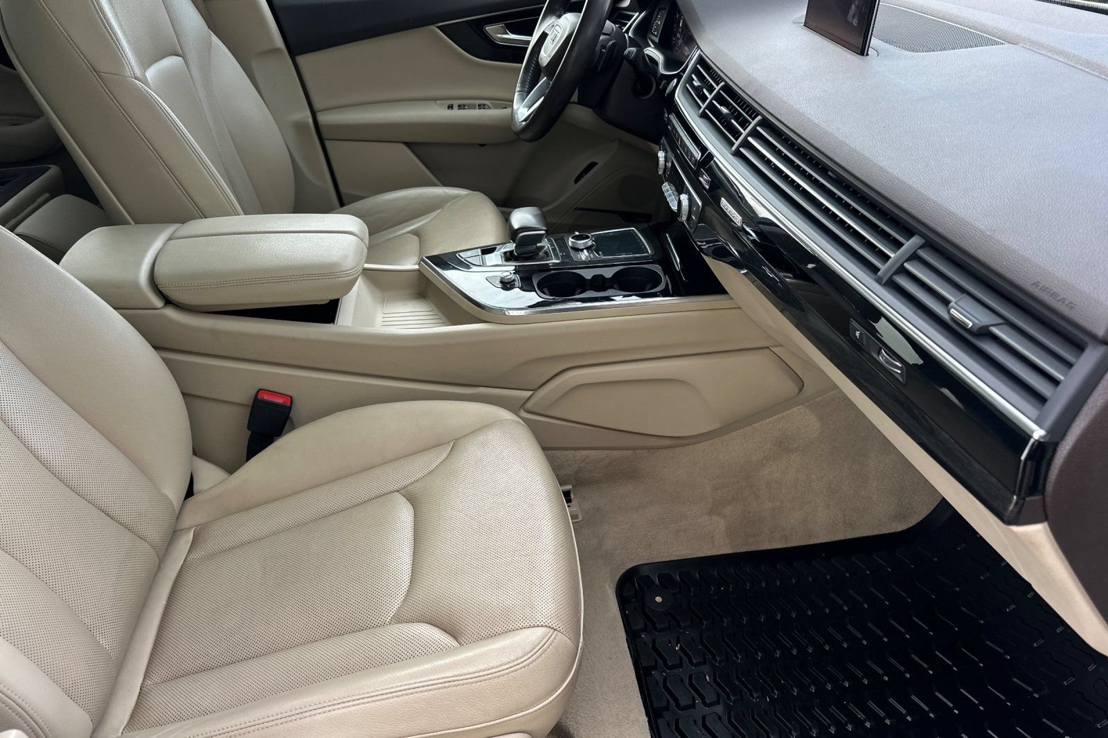 Used 2018 Audi Q7 3.0T Prestige w/ Prestige Package AWD/4WD image 16