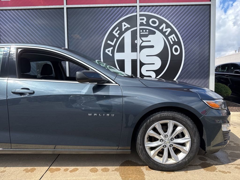 Used 2019 Chevrolet Malibu LT FWD image 3