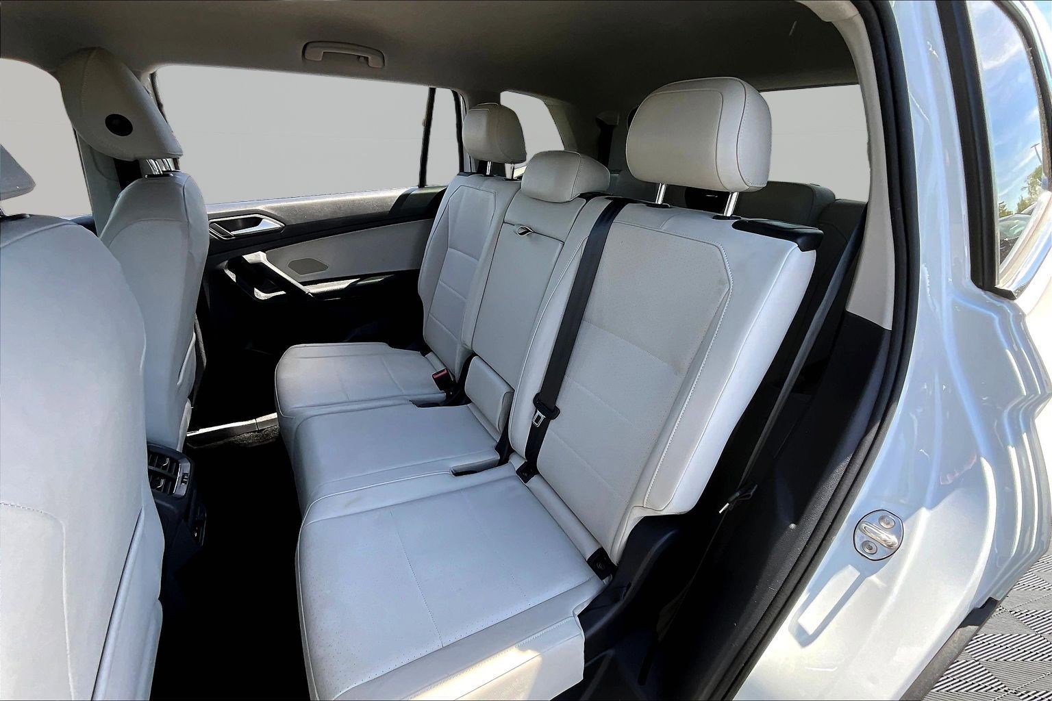 Used 2019 Volkswagen Tiguan SE w/ 3rd Row Seat Package AWD/4WD image 22