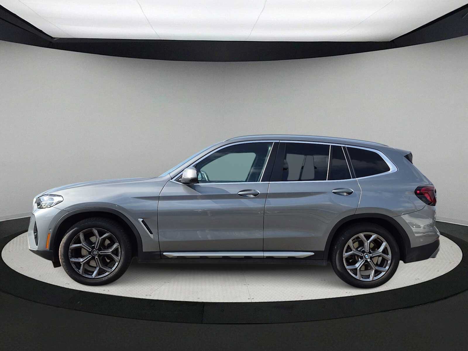 Used 2024 BMW X3 xDrive30i w/ Premium Package AWD/4WD image 5