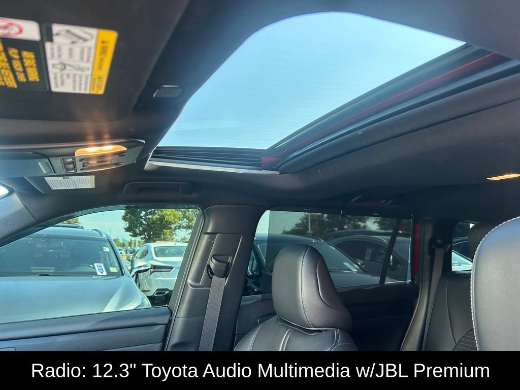 Used 2024 Toyota Highlander XSE AWD/4WD image 8