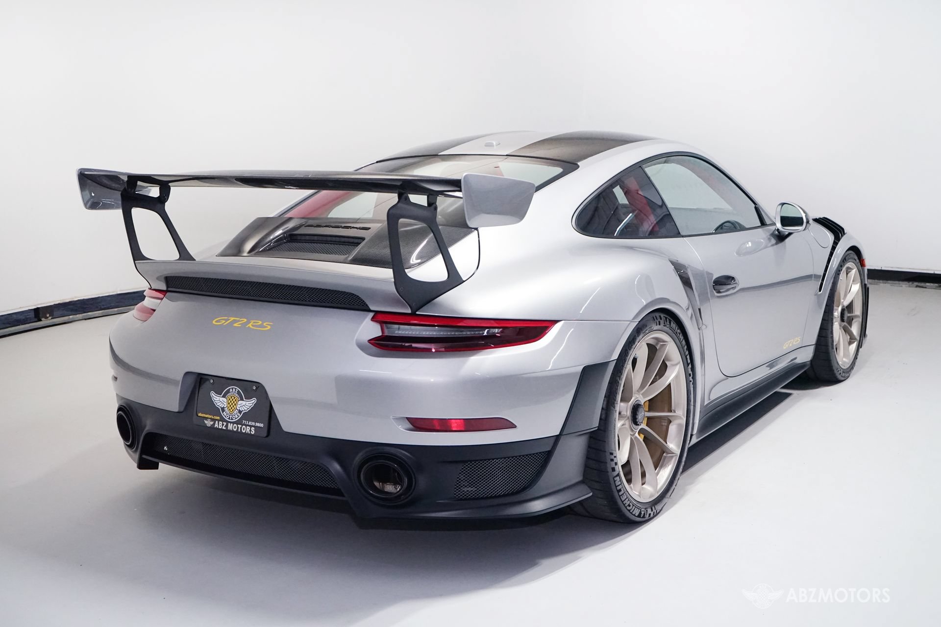 Used 2018 Porsche 911 GT2 RS RWD image 6