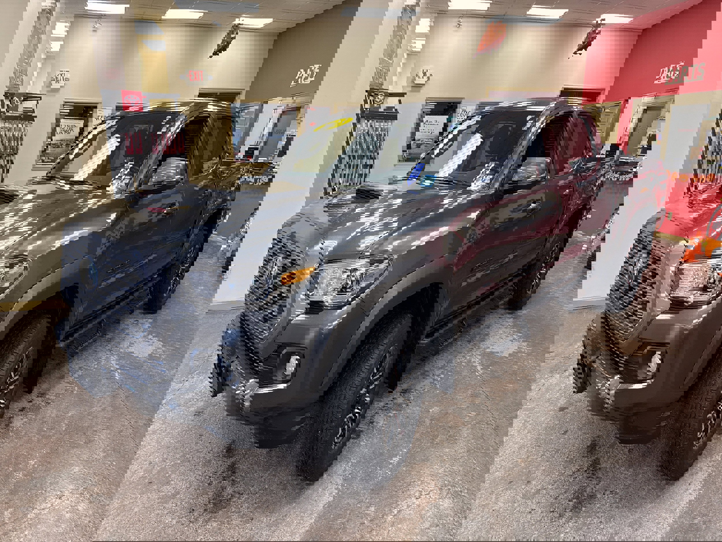 Used 2023 Toyota Tacoma TRD Sport w/ Black Out Package (TMS) image 3