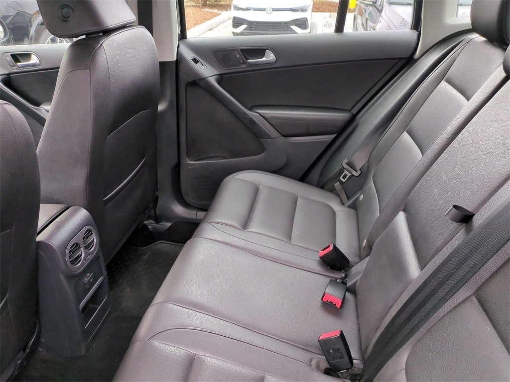 Used 2017 Volkswagen Tiguan S image 29